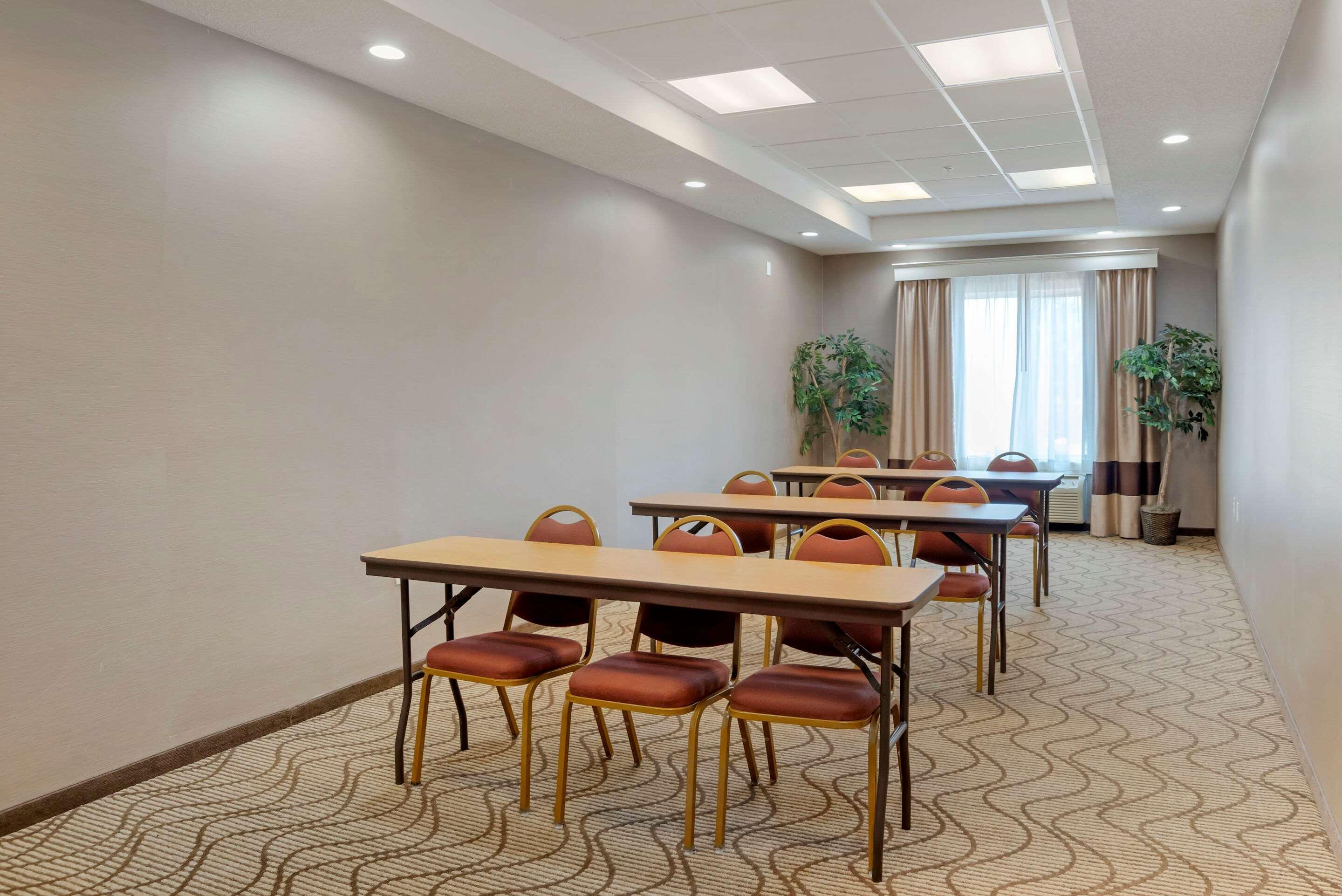 Hotel Comfort I-20 Exit 188 3*